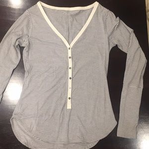 Lululemon Awesoma Henley